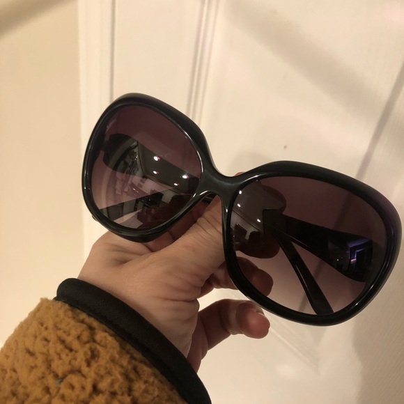 New w/o tags - O by Oscar de La Renta Classy Shades - Picture 7 of 9